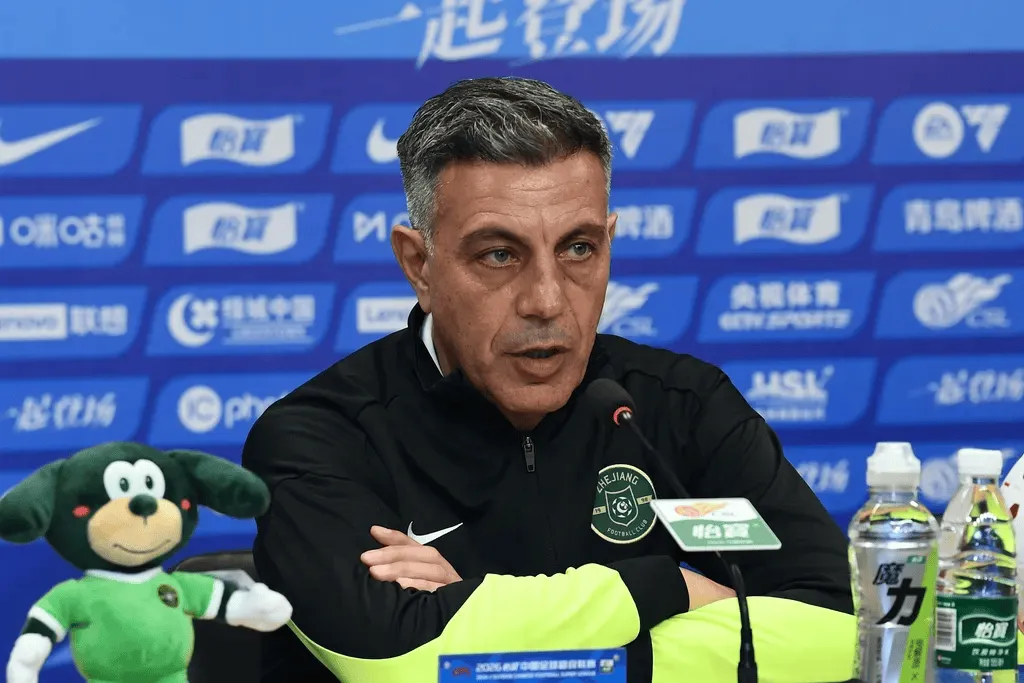 49图库-记者：罗斯赛后更衣室发言，称不能再延续之前的成绩和状态
